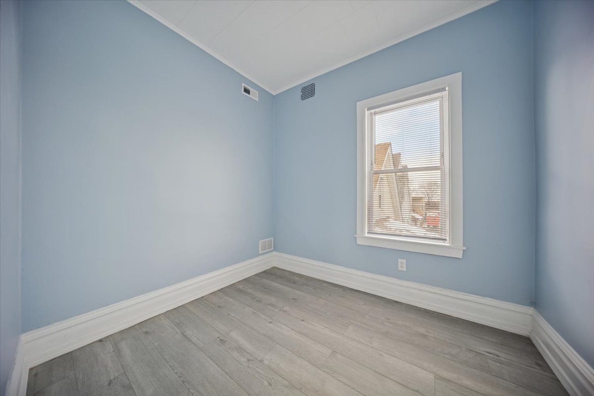 3134 W 39th Place #2nd, Chicago, IL 60632