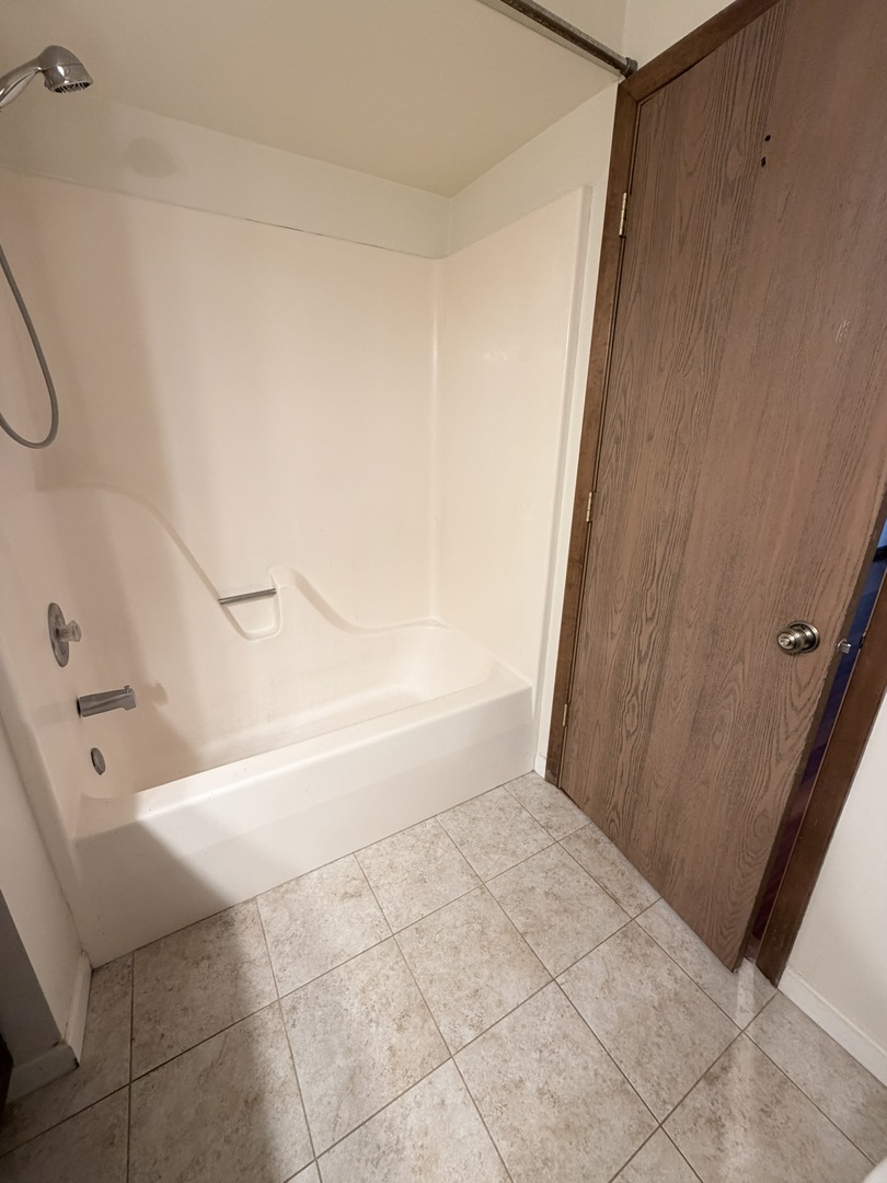 1817 Altoona Court, Schaumburg, IL 60194