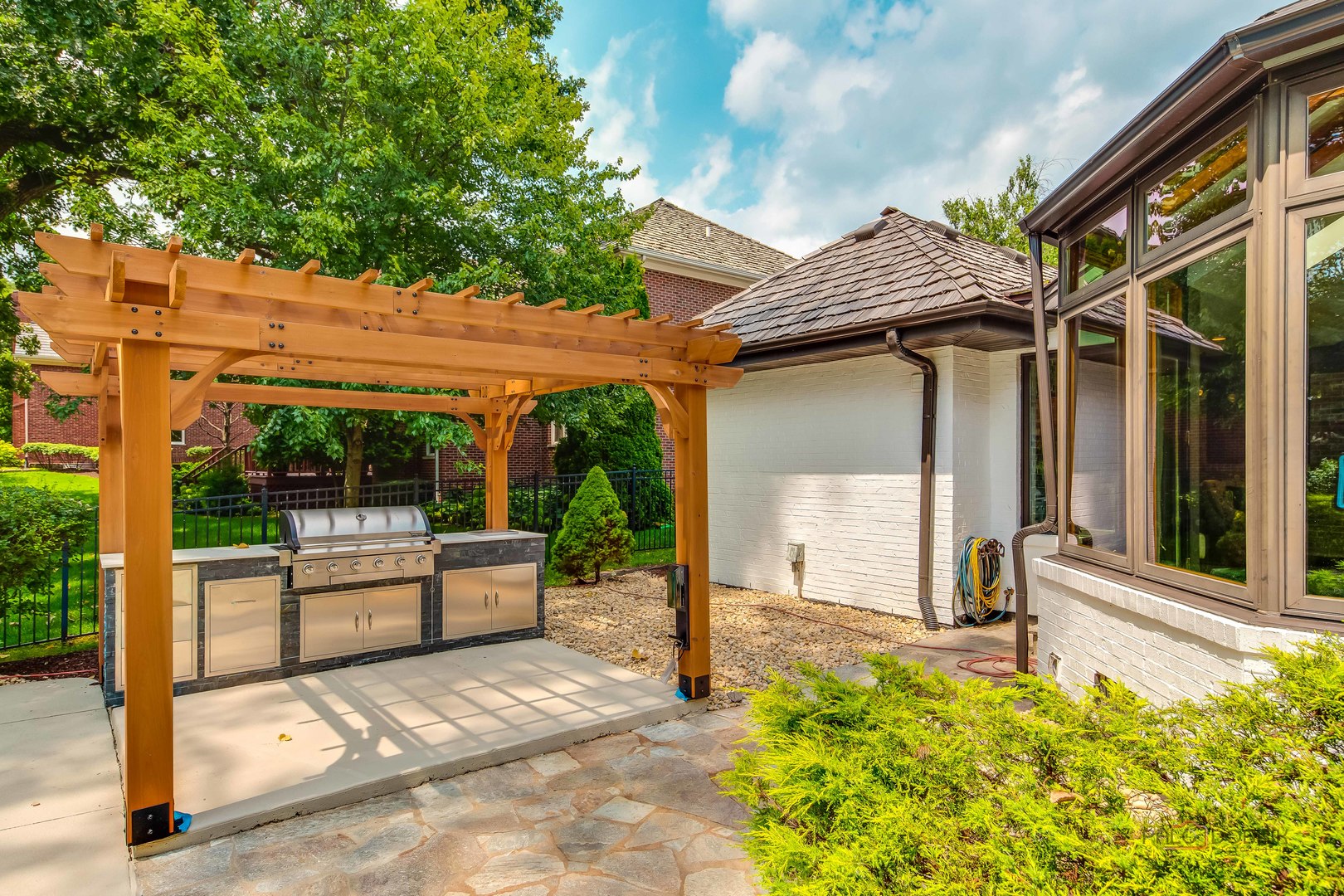 2221 Donegal Drive, Darien, IL 60561