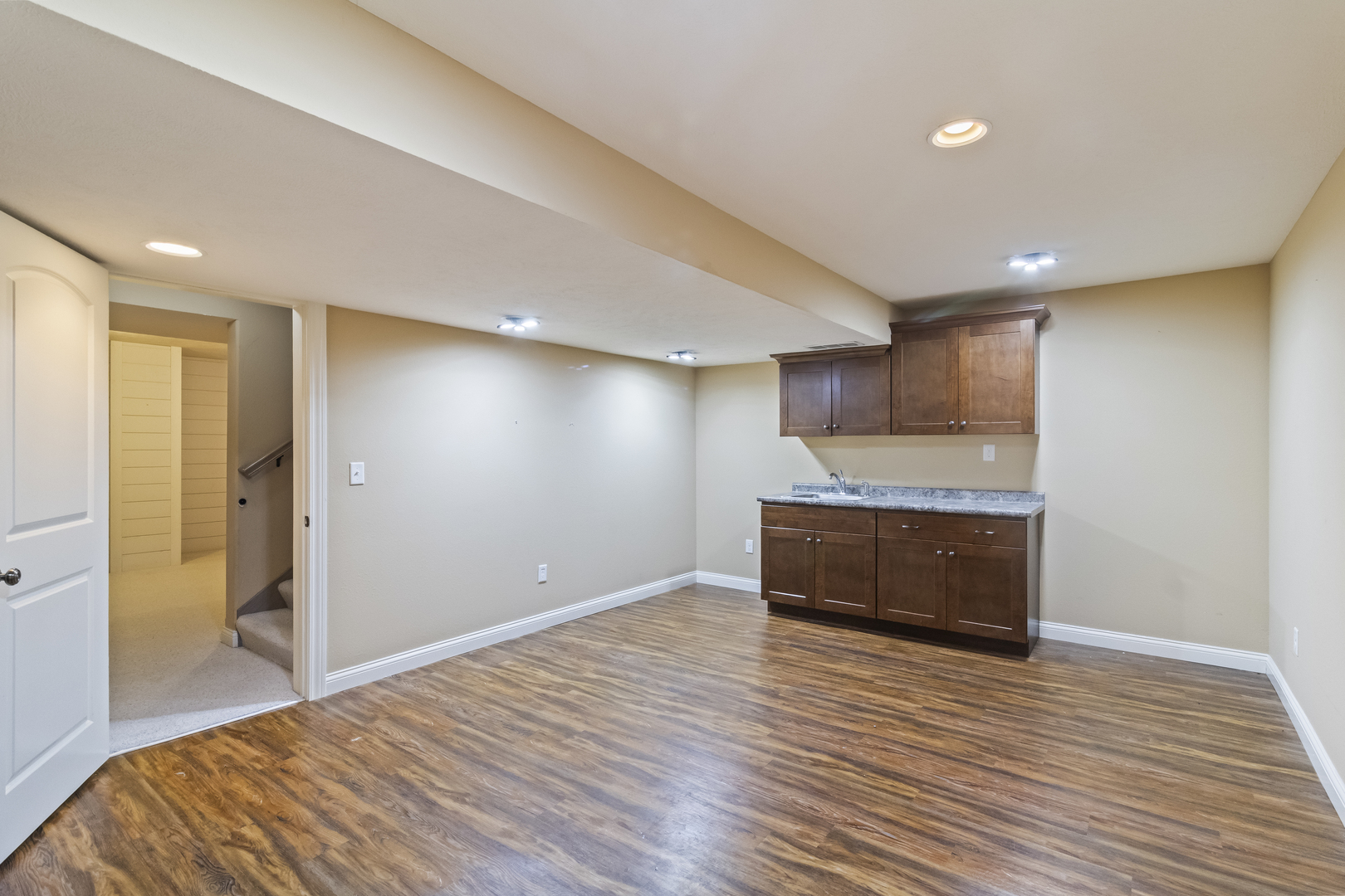 1915 Dunraven Road, Bloomington, IL 61704