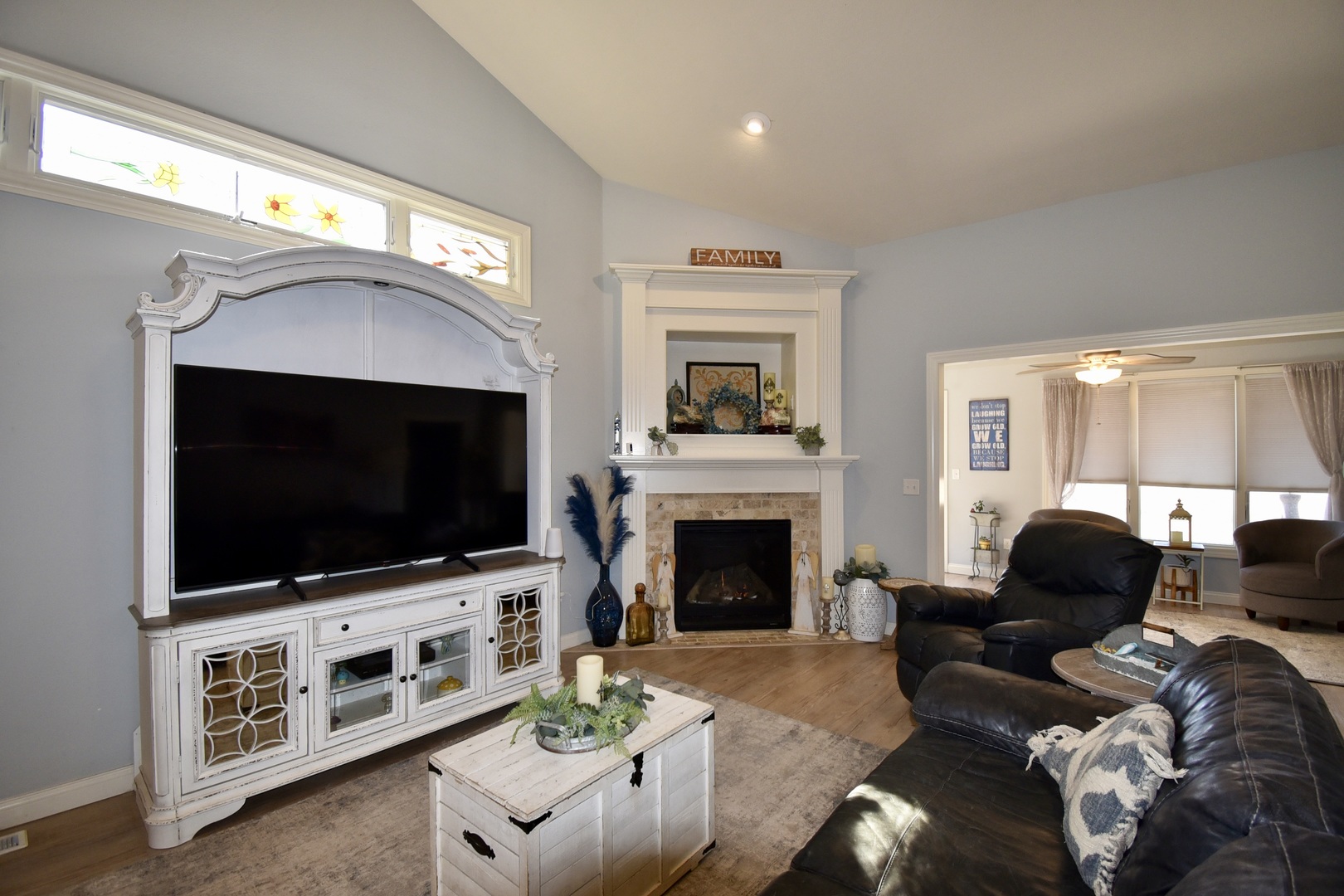 1915 Dunraven Road, Bloomington, IL 61704