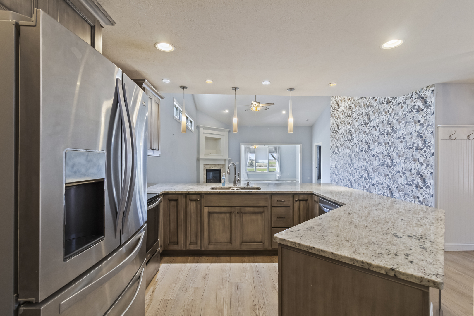 1915 Dunraven Road, Bloomington, IL 61704