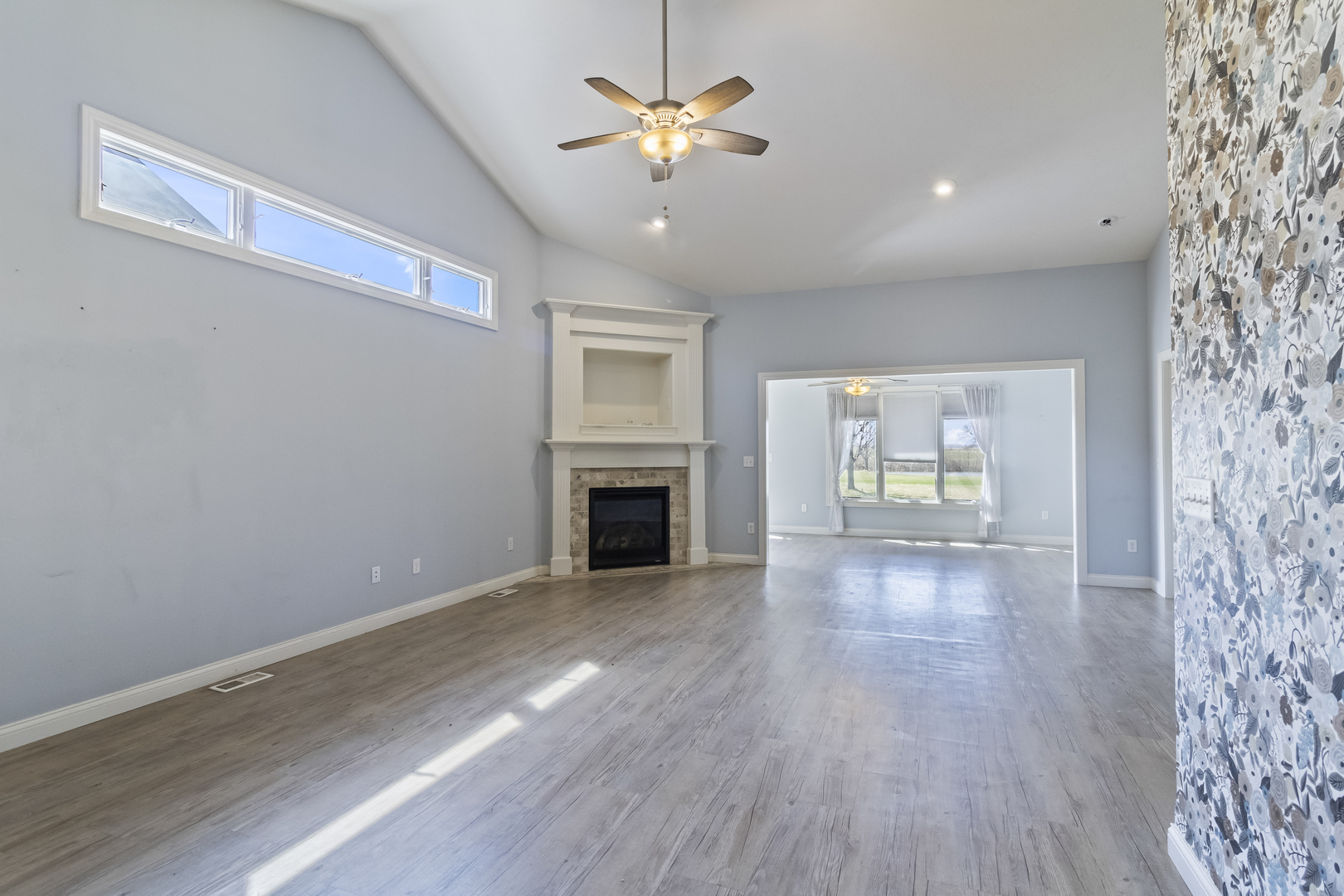 1915 Dunraven Road, Bloomington, IL 61704