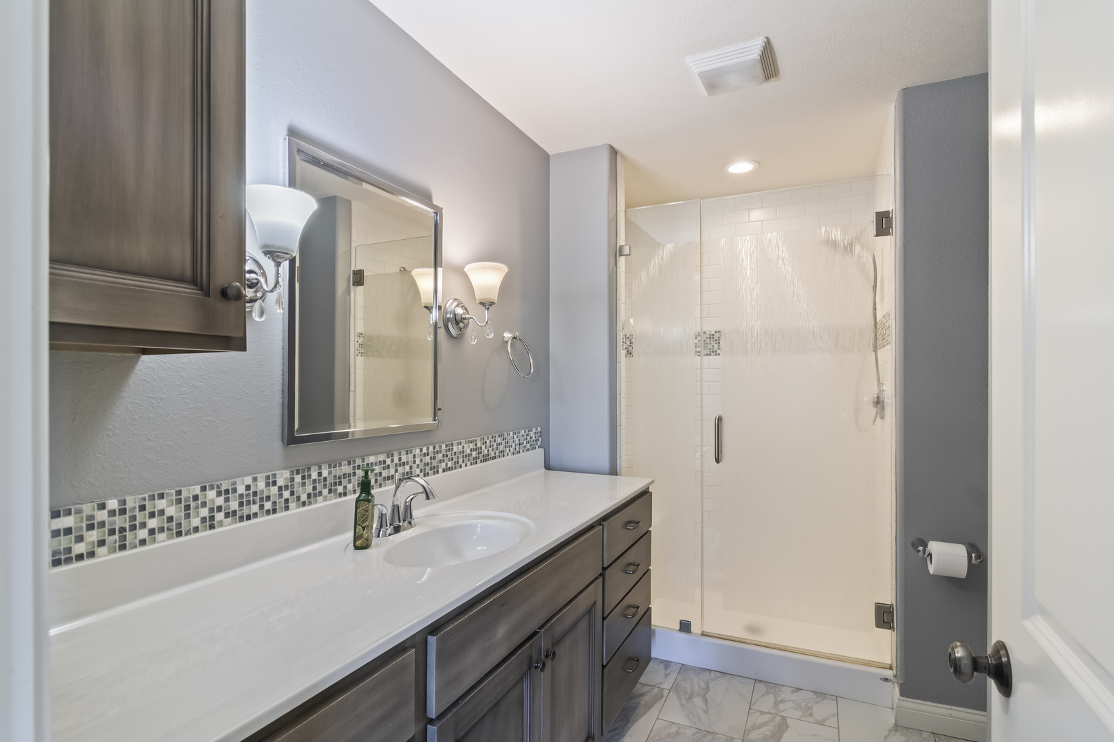 1915 Dunraven Road, Bloomington, IL 61704