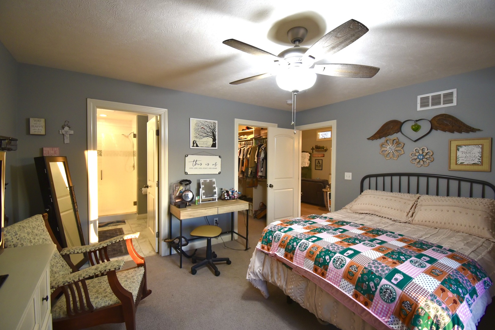 1915 Dunraven Road, Bloomington, IL 61704