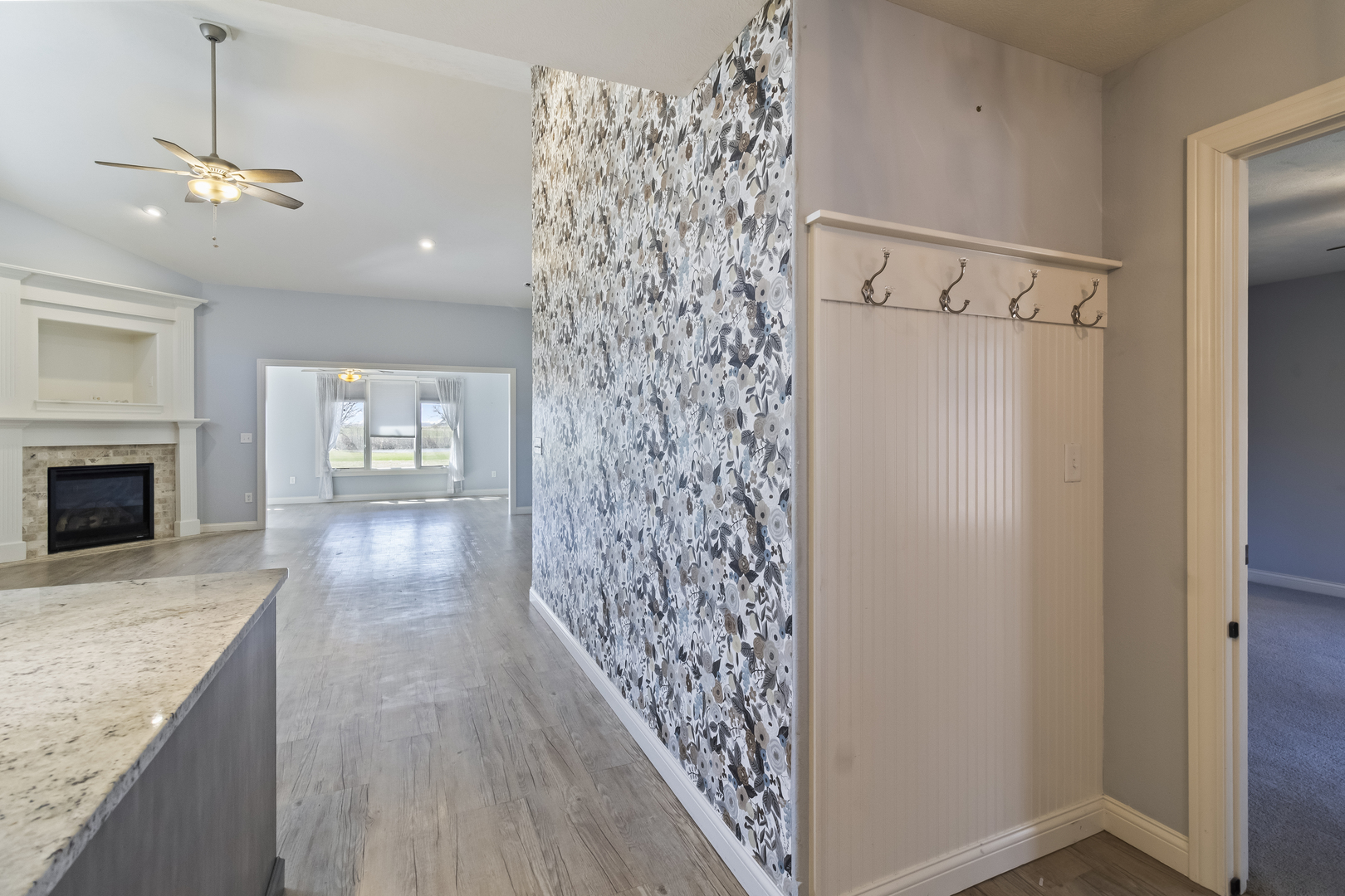 1915 Dunraven Road, Bloomington, IL 61704