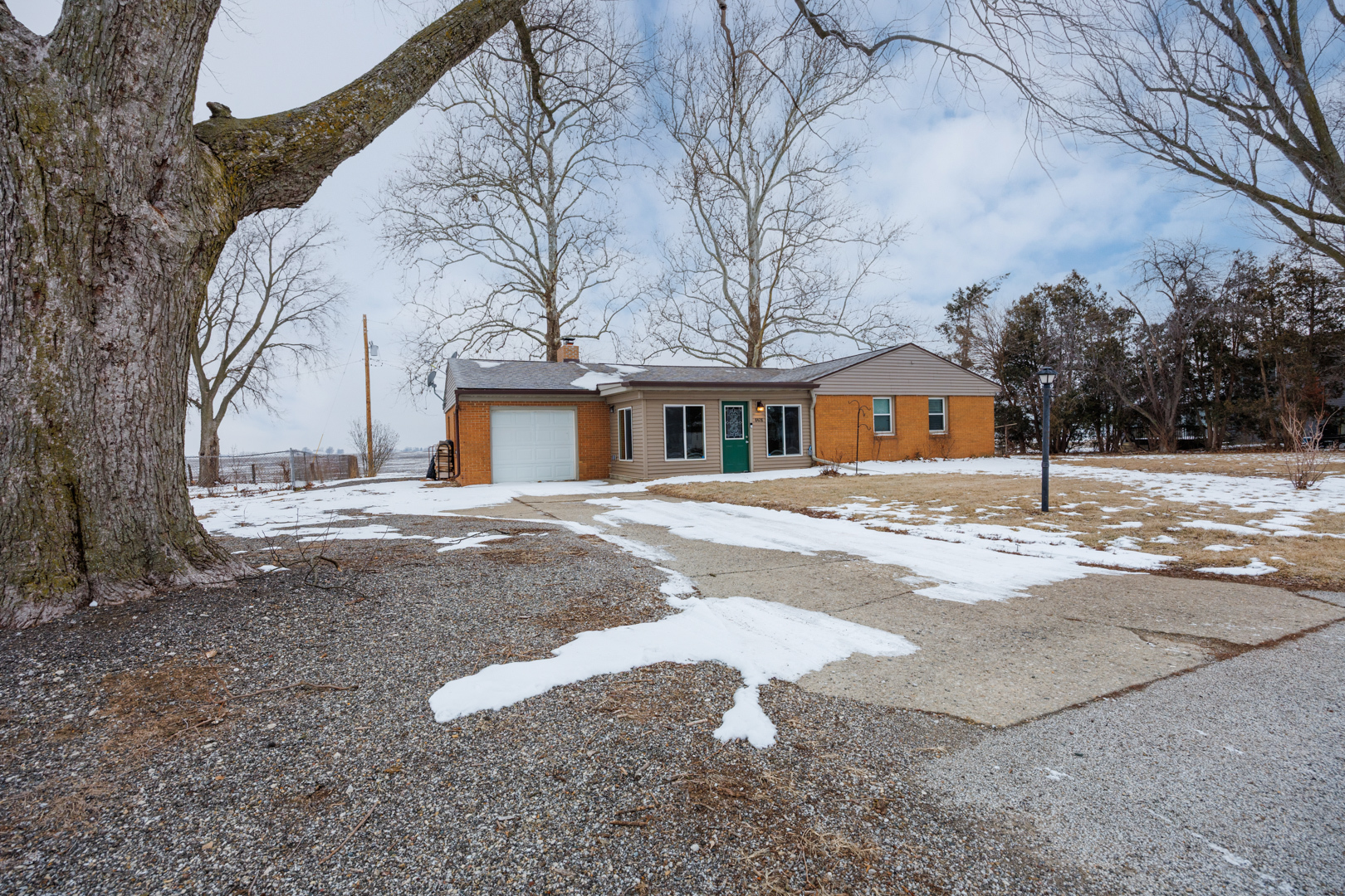 8428 N Shirlane Street, Shirley, IL 61772