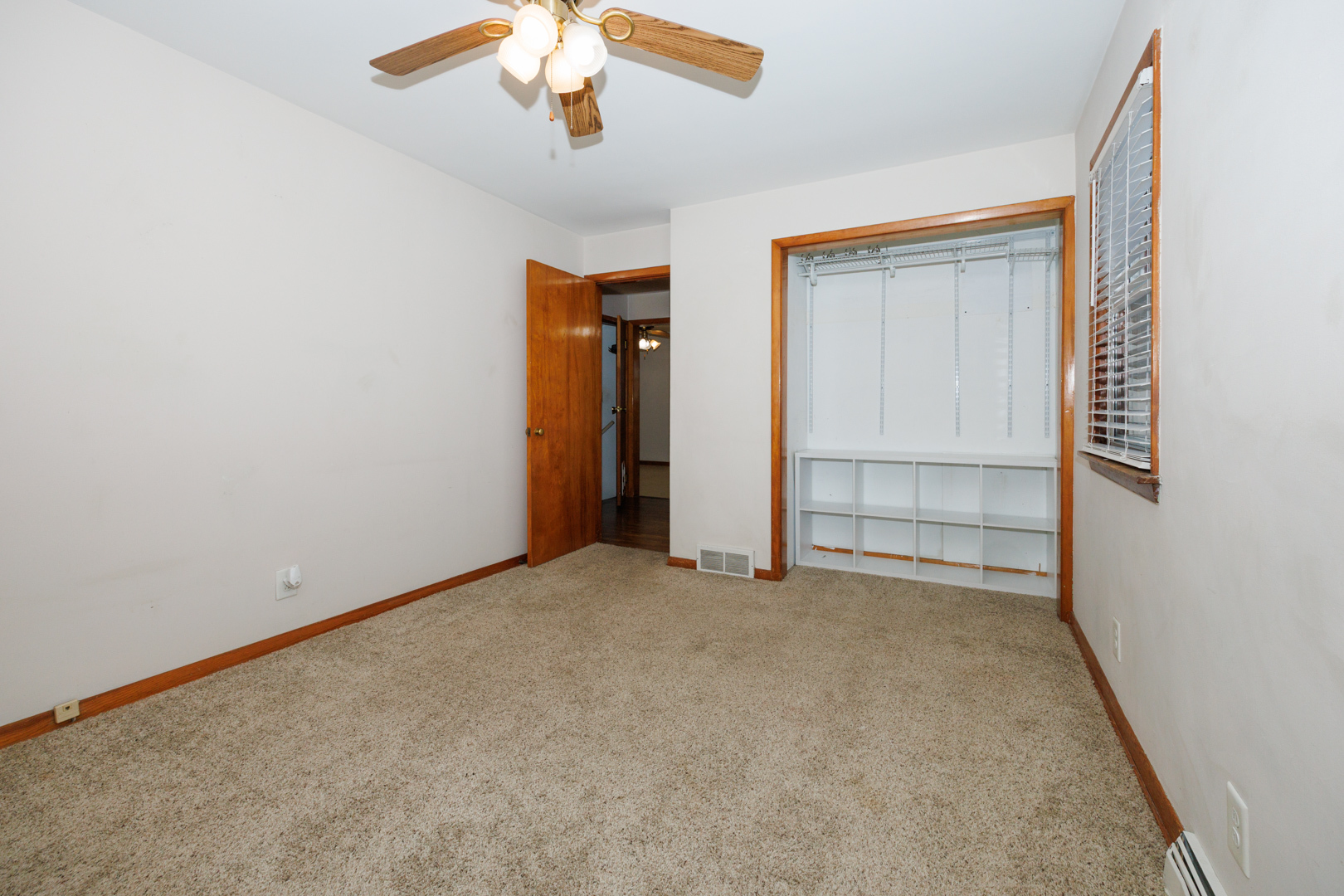 8428 N Shirlane Street, Shirley, IL 61772