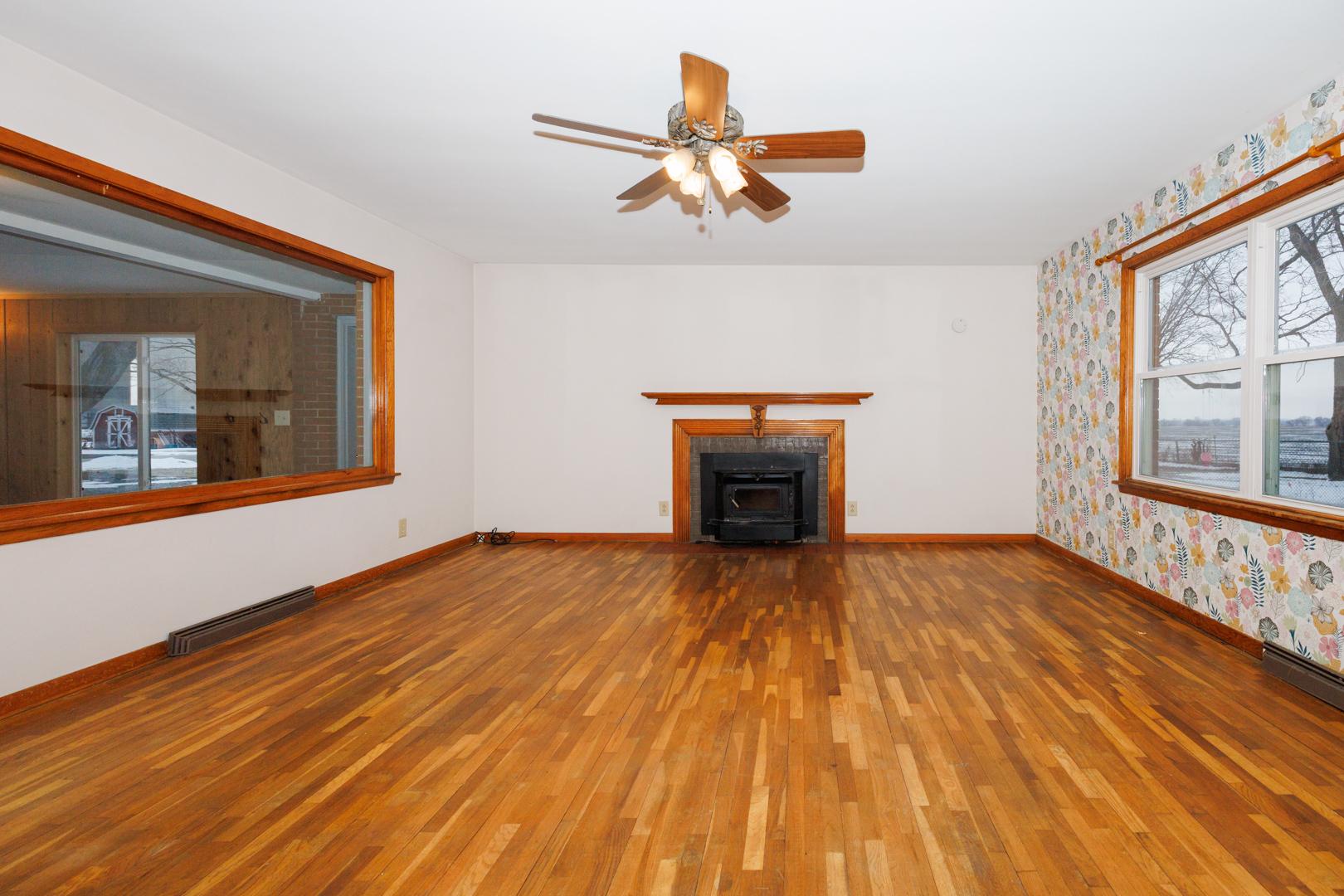 8428 N Shirlane Street, Shirley, IL 61772