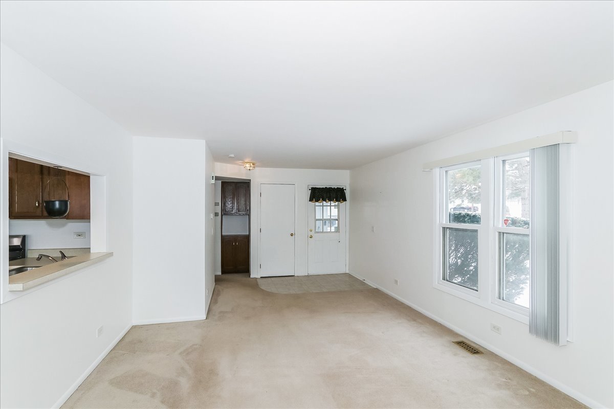 1890 Pebble Beach Circle, Elk Grove Village, IL 60007