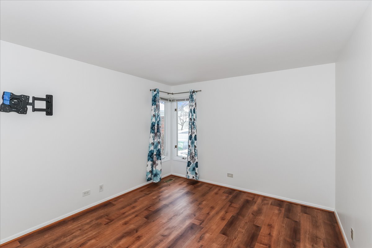 1890 Pebble Beach Circle, Elk Grove Village, IL 60007