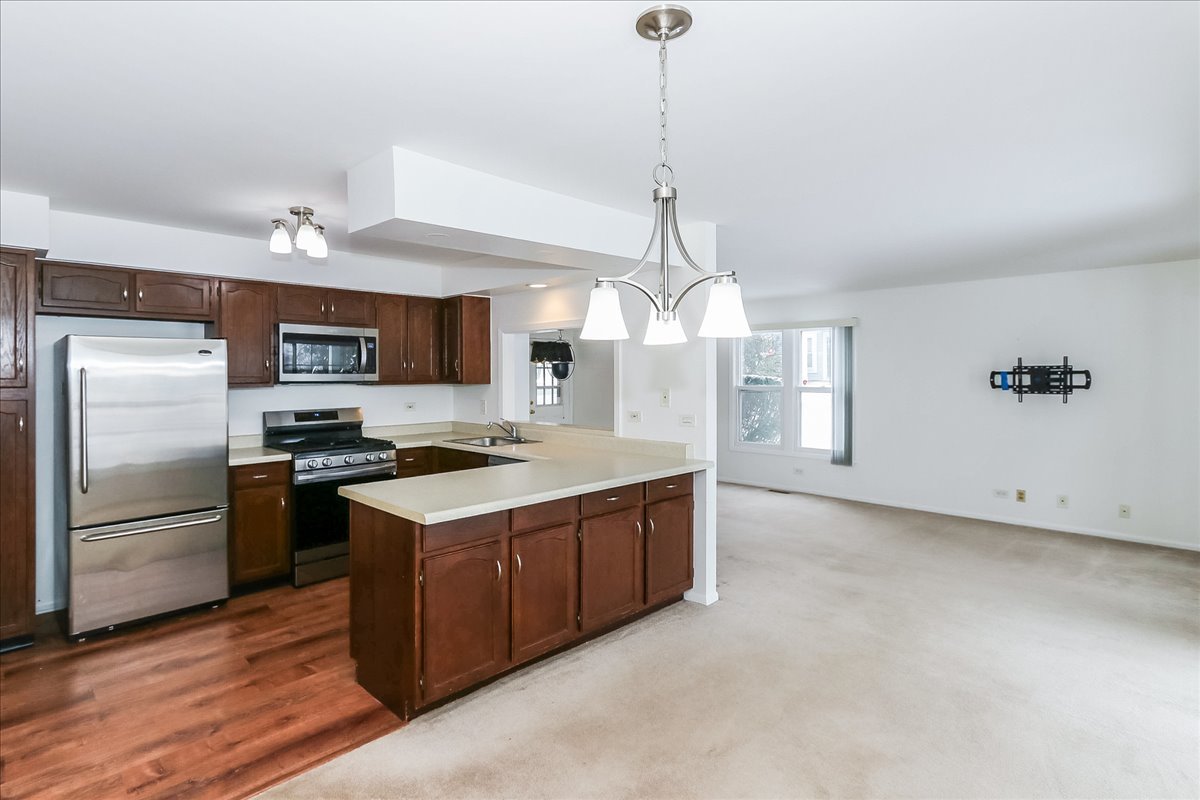 1890 Pebble Beach Circle, Elk Grove Village, IL 60007