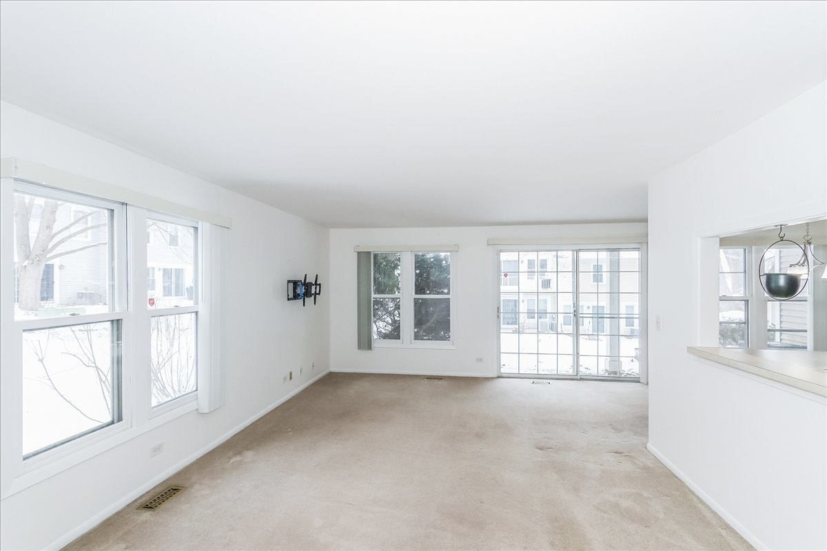 1890 Pebble Beach Circle, Elk Grove Village, IL 60007