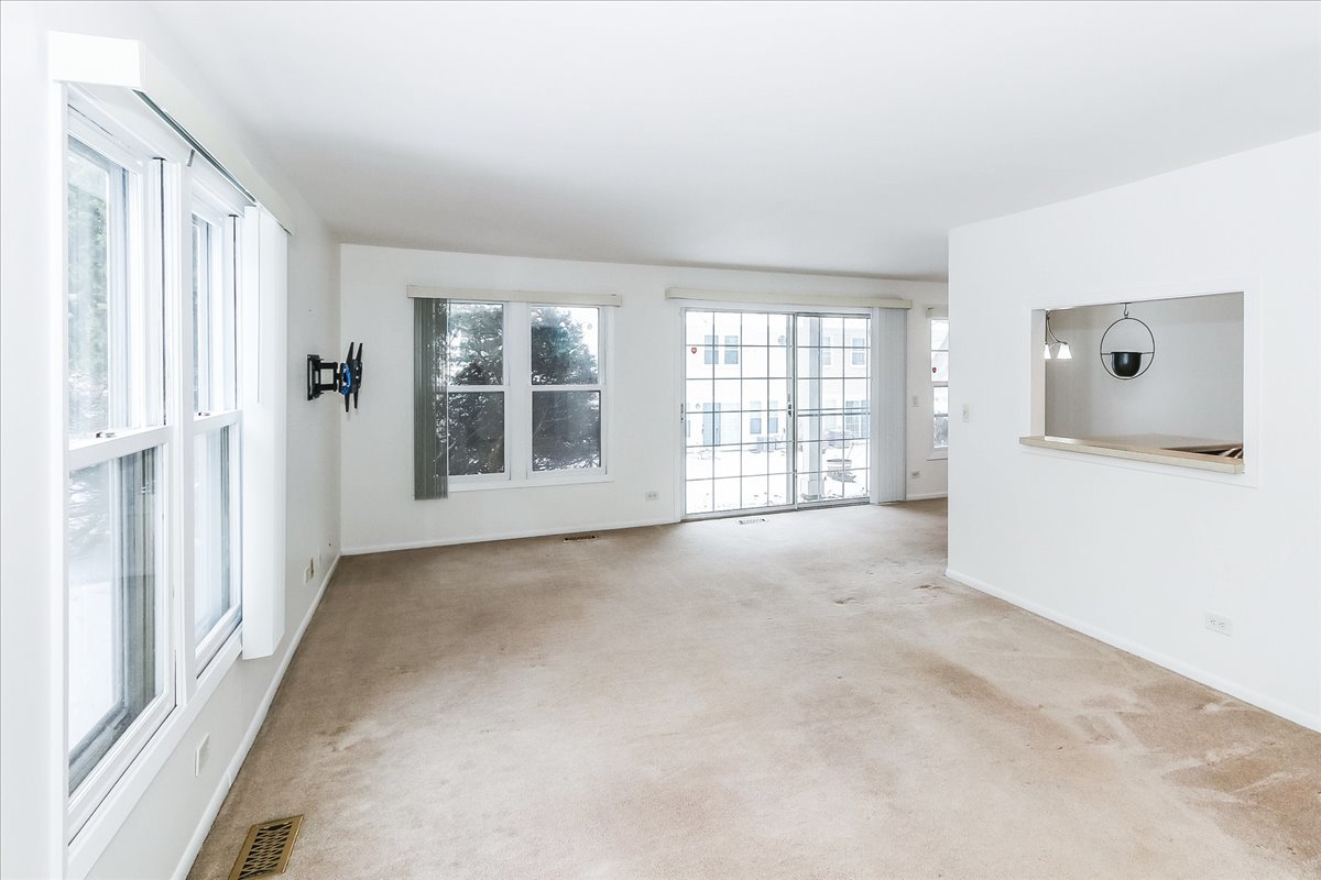 1890 Pebble Beach Circle, Elk Grove Village, IL 60007