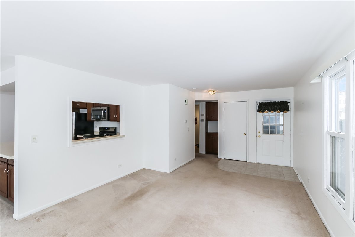 1890 Pebble Beach Circle, Elk Grove Village, IL 60007