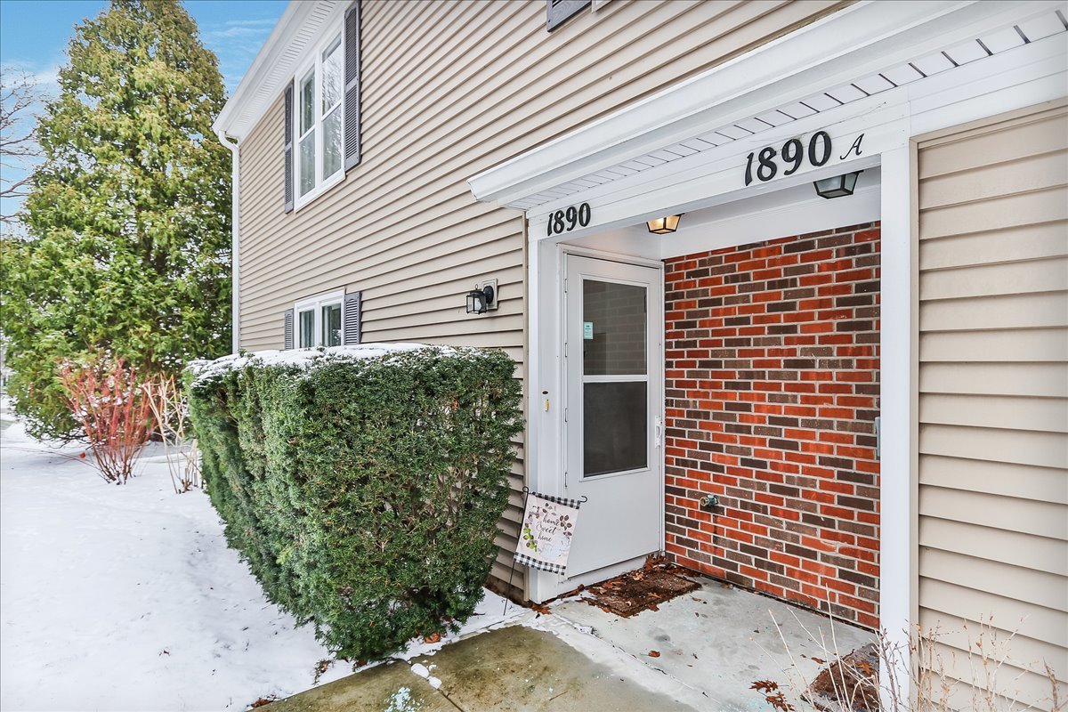 1890 Pebble Beach Circle, Elk Grove Village, IL 60007