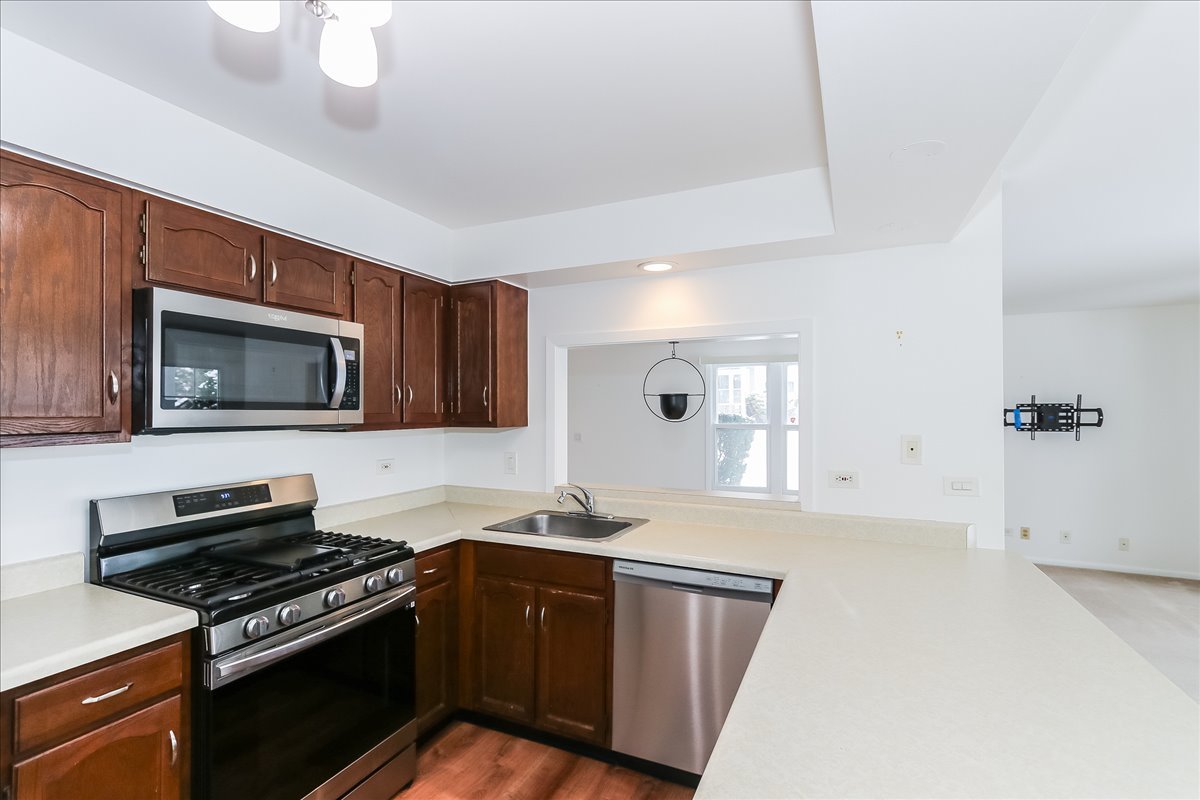 1890 Pebble Beach Circle, Elk Grove Village, IL 60007