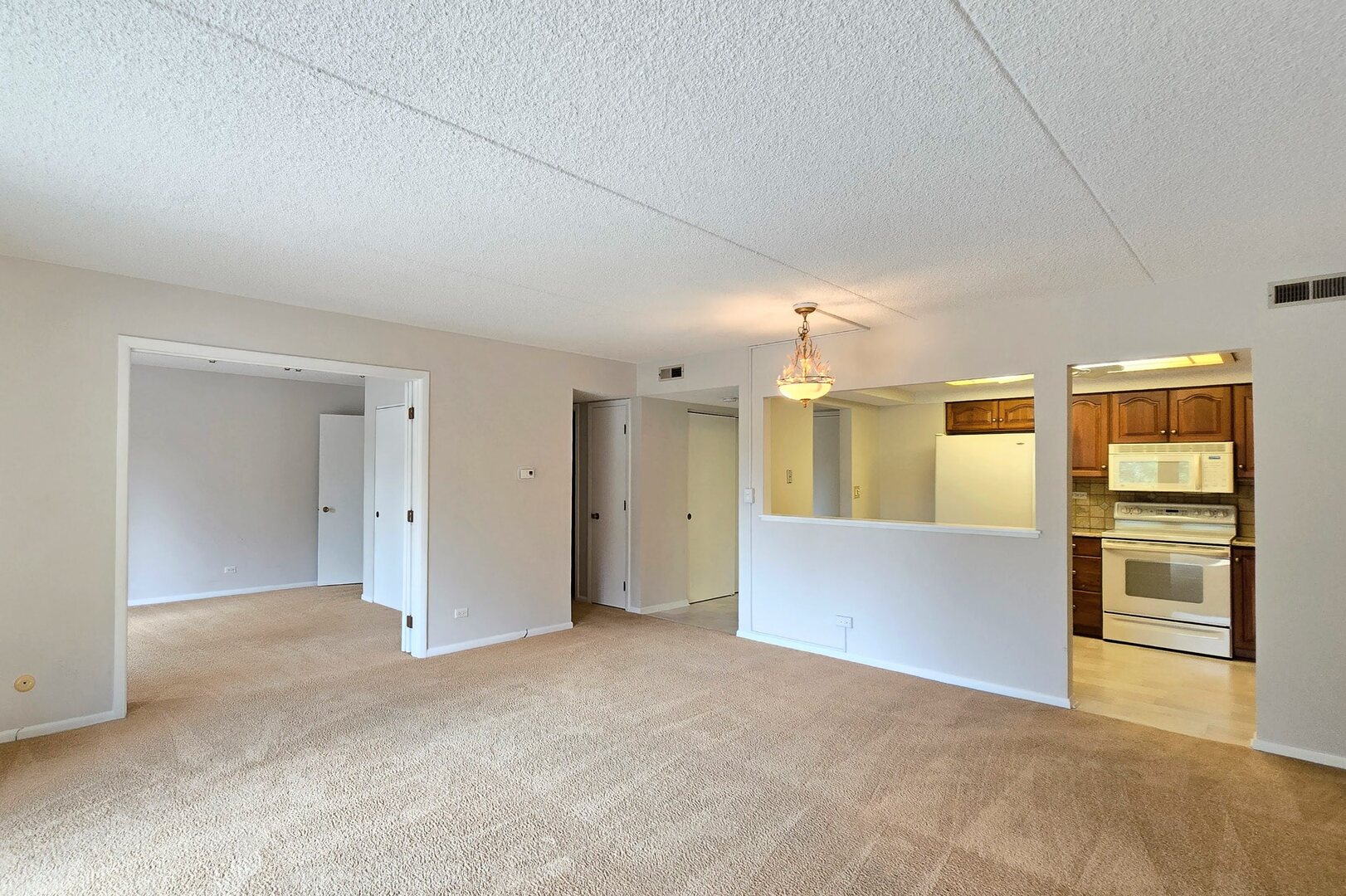 690 Chandler Road #207, Gurnee, IL 60031