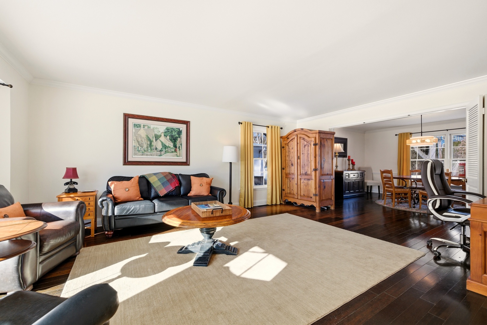 17 Camberley Court, Hinsdale, IL 60521