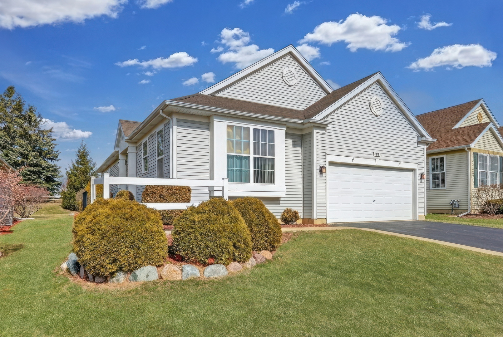 39 W Vandermeer Drive, Antioch, IL 60002