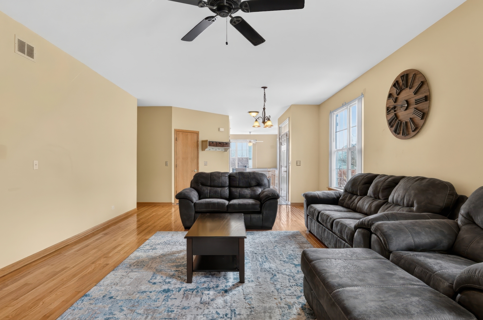 39 W Vandermeer Drive, Antioch, IL 60002