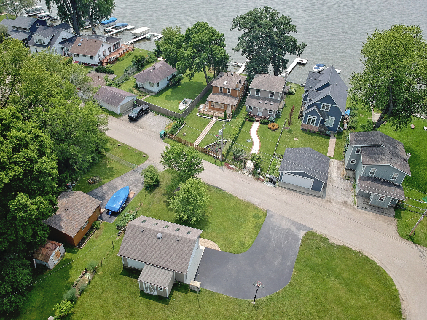 26083 W Calhoun Avenue, Antioch, IL 60002