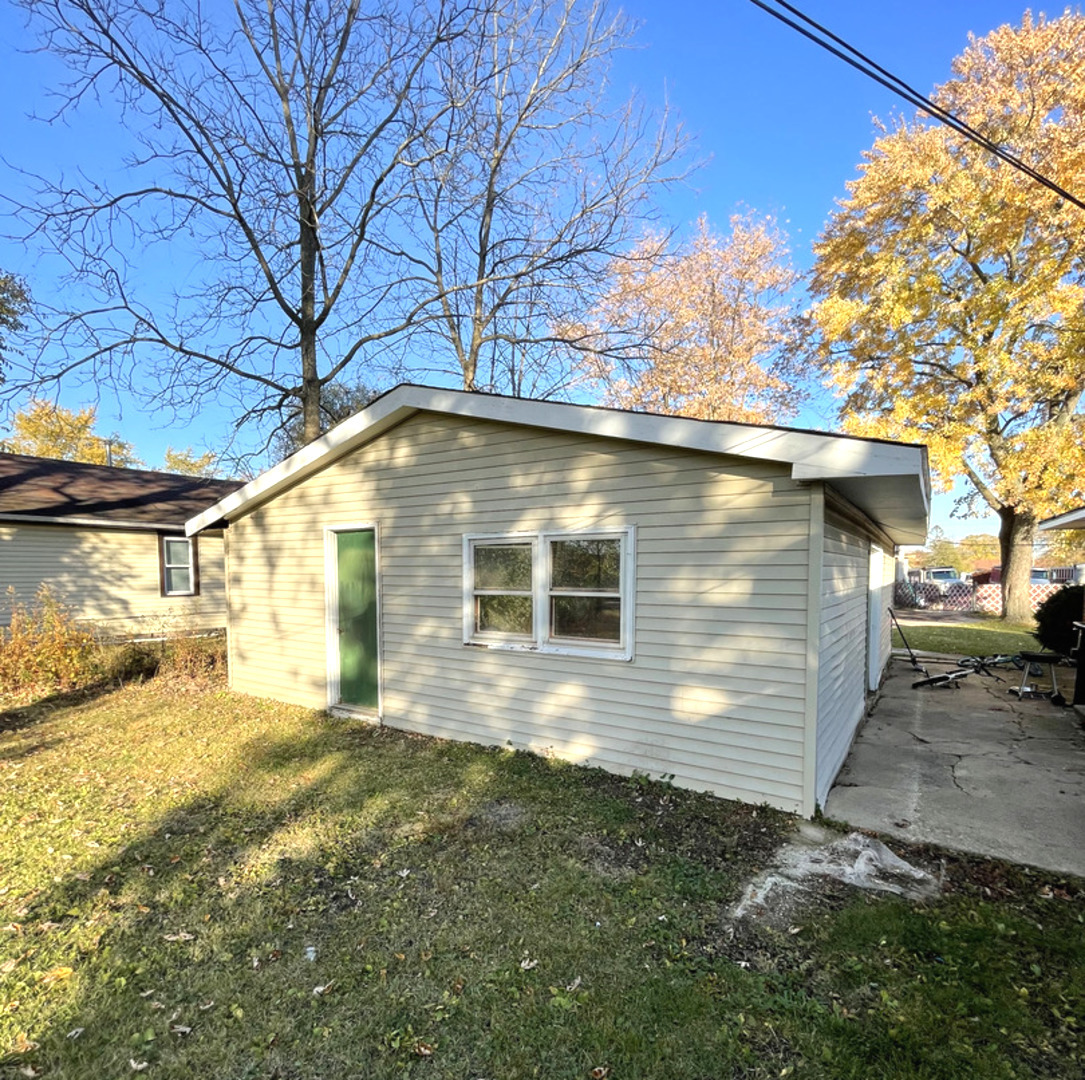 1828-1826 Horeb Avenue, Zion, IL 60099