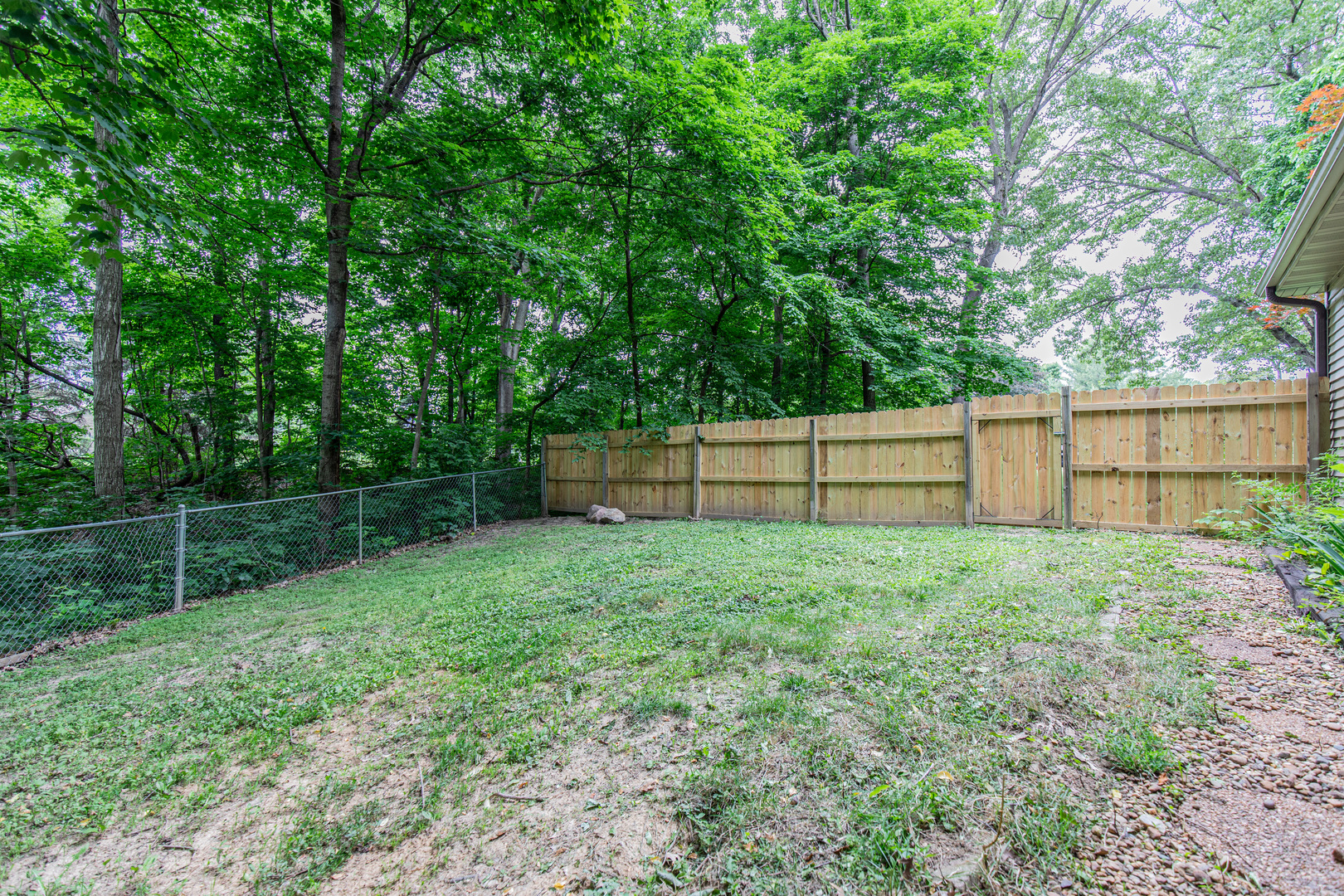 2445 Ridgefield Road, Princeton, IL 61356