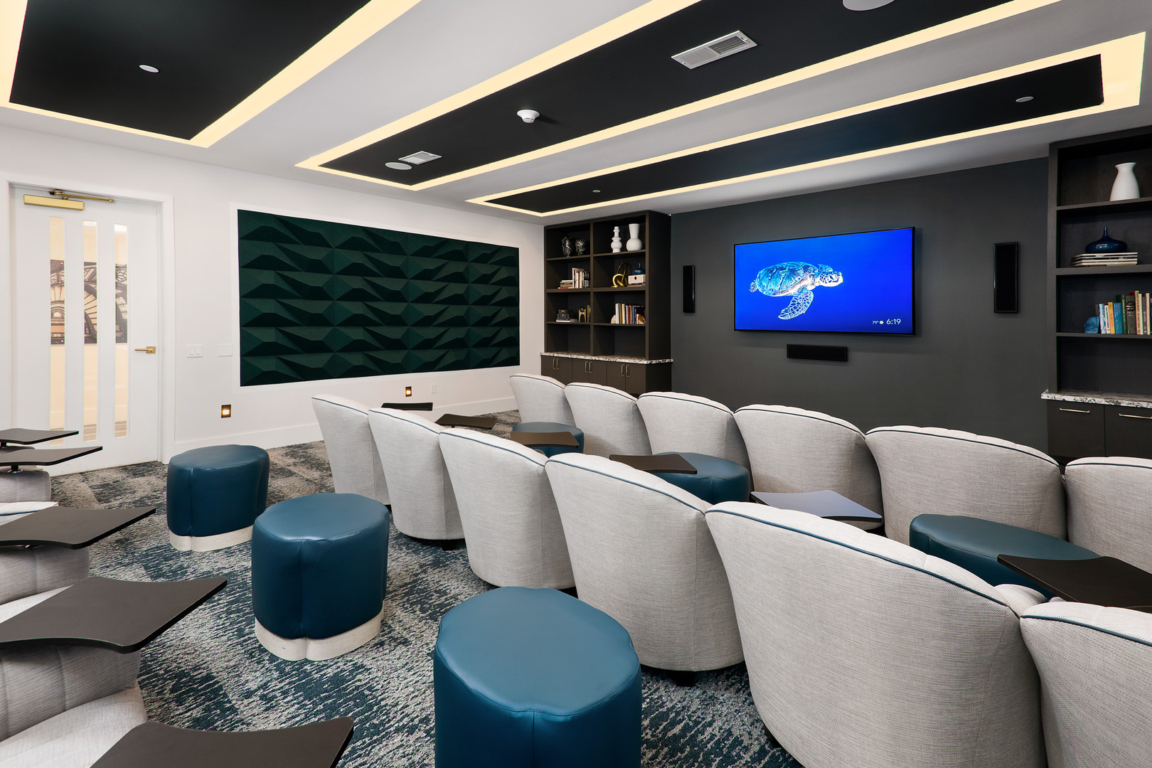 555 Lakeview Parkway #002, Vernon Hills, IL 60061