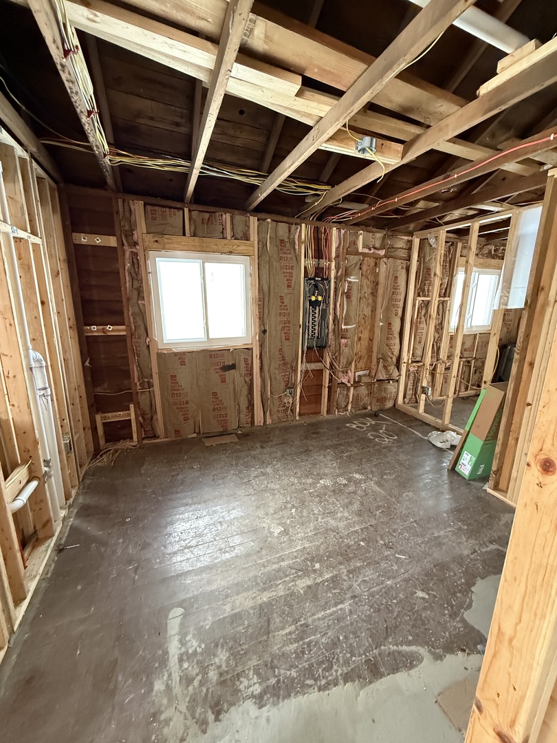 26300 N Maple Avenue, Mundelein, IL 60060