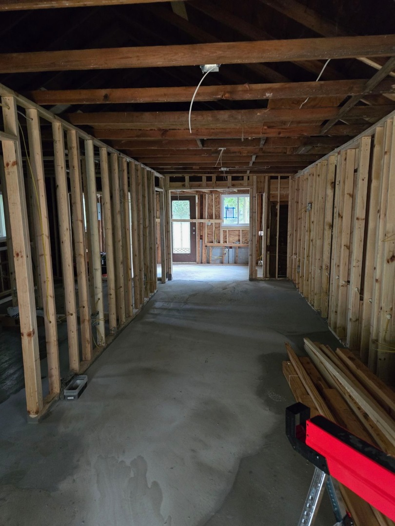 26300 N Maple Avenue, Mundelein, IL 60060