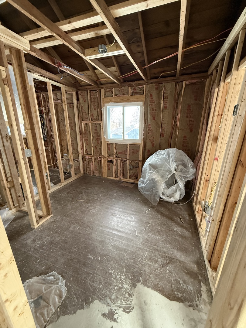 26300 N Maple Avenue, Mundelein, IL 60060