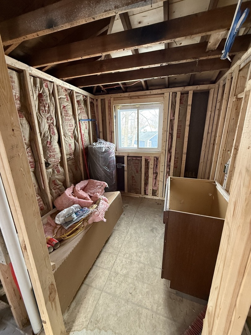 26300 N Maple Avenue, Mundelein, IL 60060