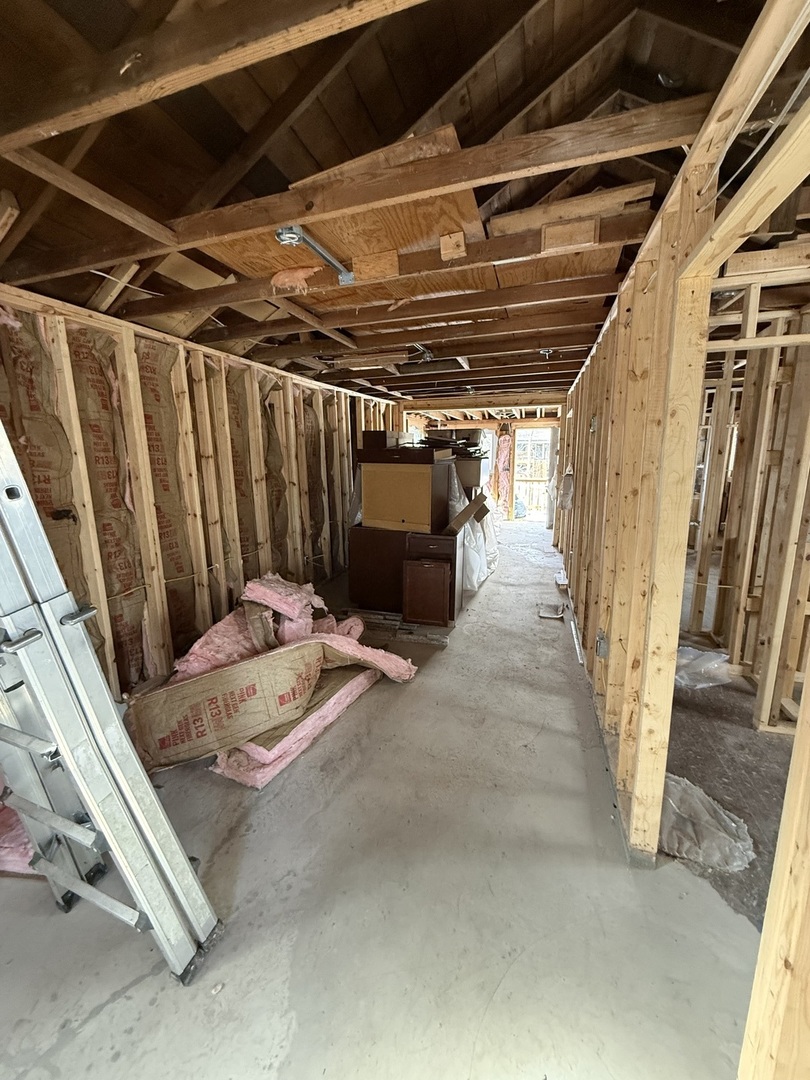 26300 N Maple Avenue, Mundelein, IL 60060