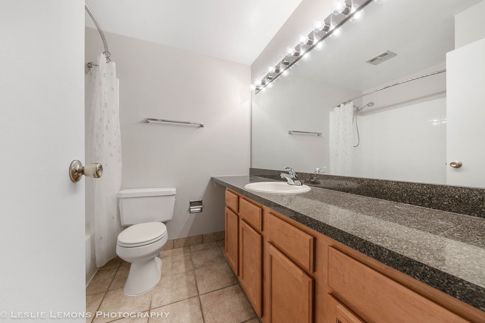 5950 Oakwood Drive #6A, Lisle, IL 60532