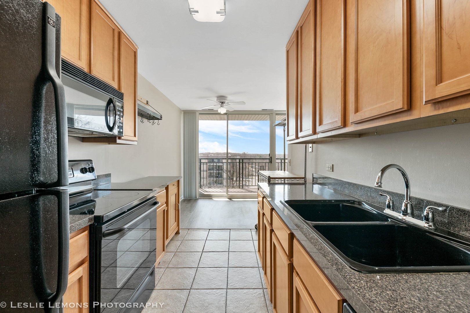 5950 Oakwood Drive #6A, Lisle, IL 60532