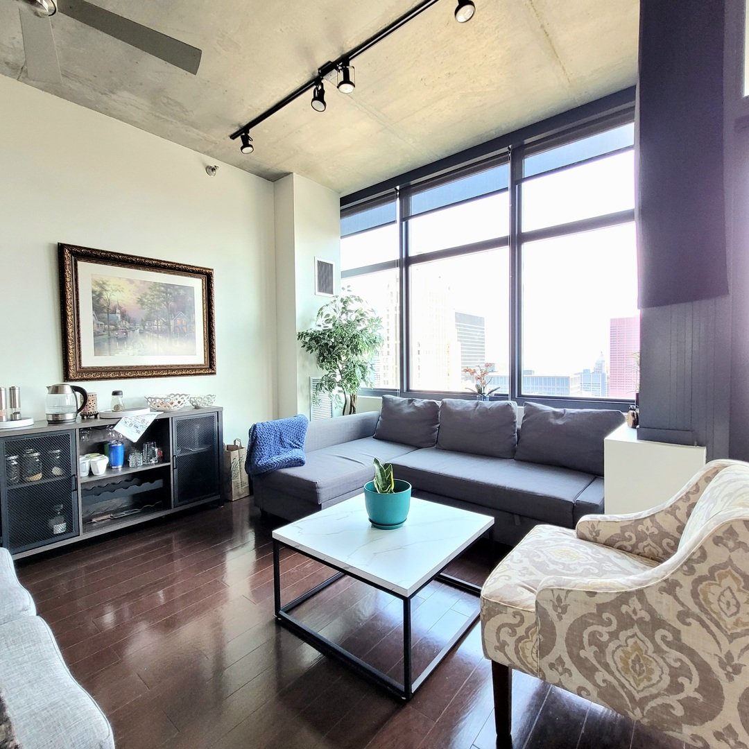 235 W Van Buren Street #3902, Chicago, IL 60607