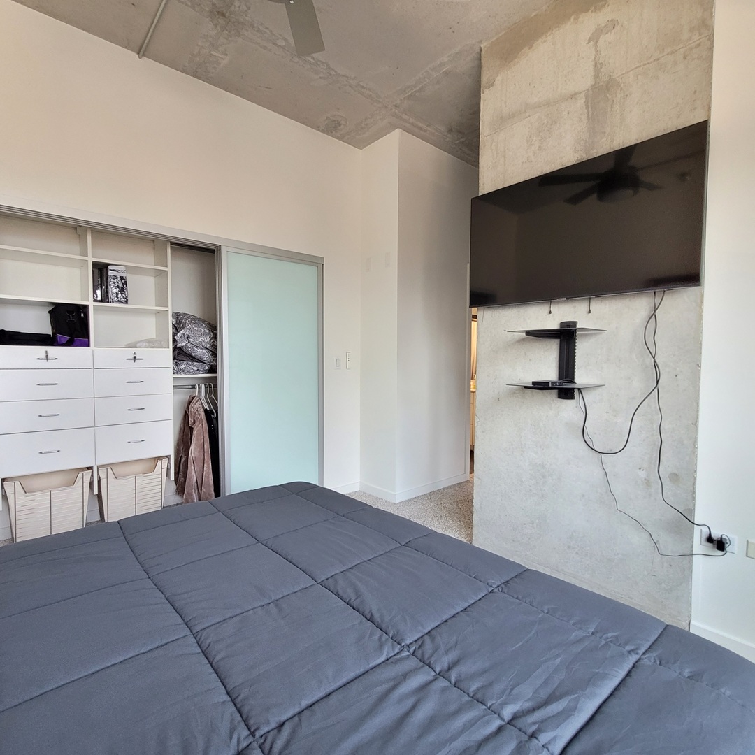 235 W Van Buren Street #3902, Chicago, IL 60607