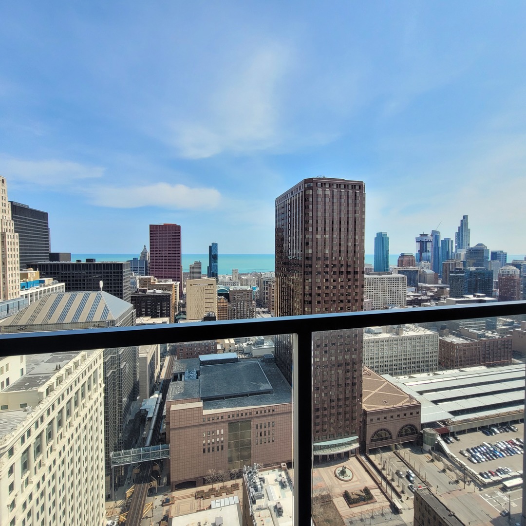 235 W Van Buren Street #3902, Chicago, IL 60607