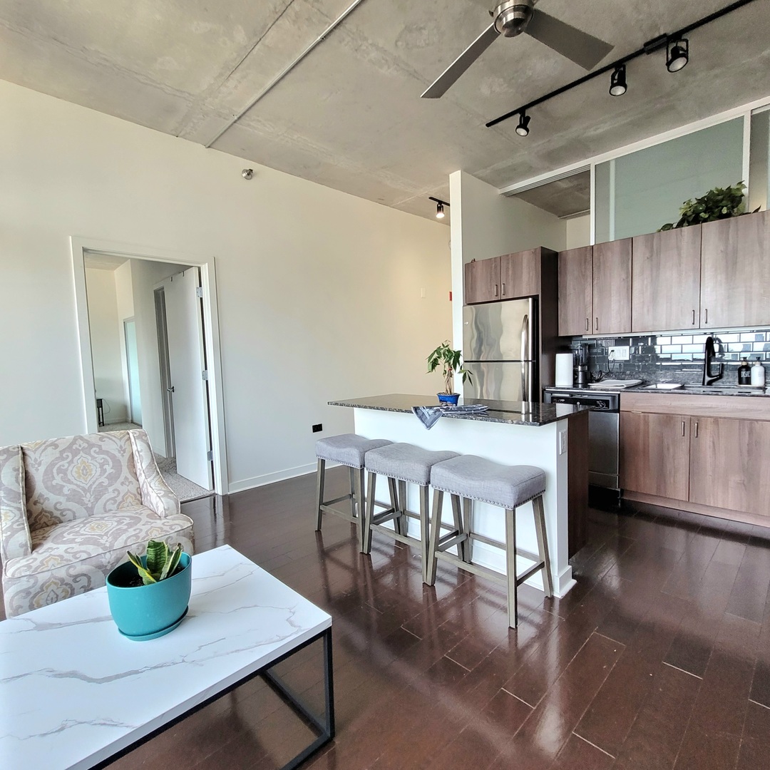 235 W Van Buren Street #3902, Chicago, IL 60607