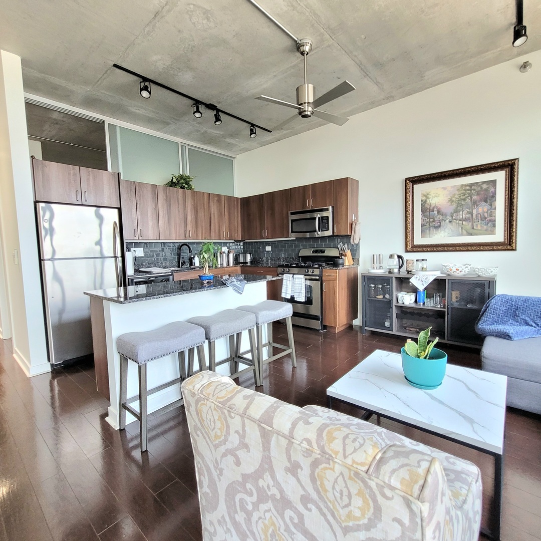 235 W Van Buren Street #3902, Chicago, IL 60607