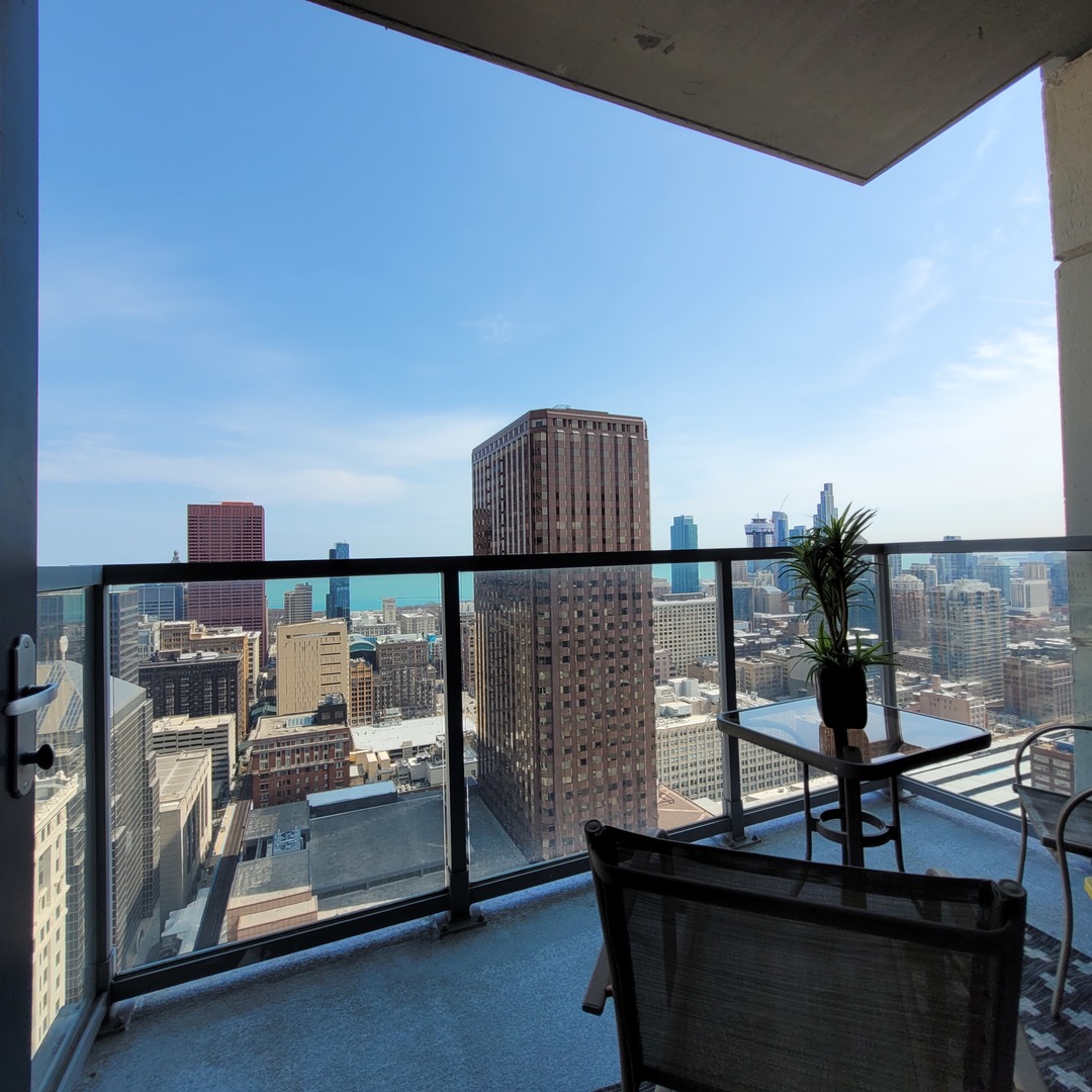 235 W Van Buren Street #3902, Chicago, IL 60607