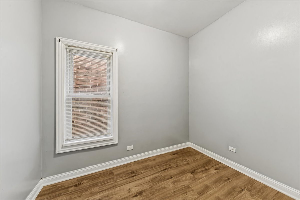 617 W 43rd Place, Chicago, IL 60609