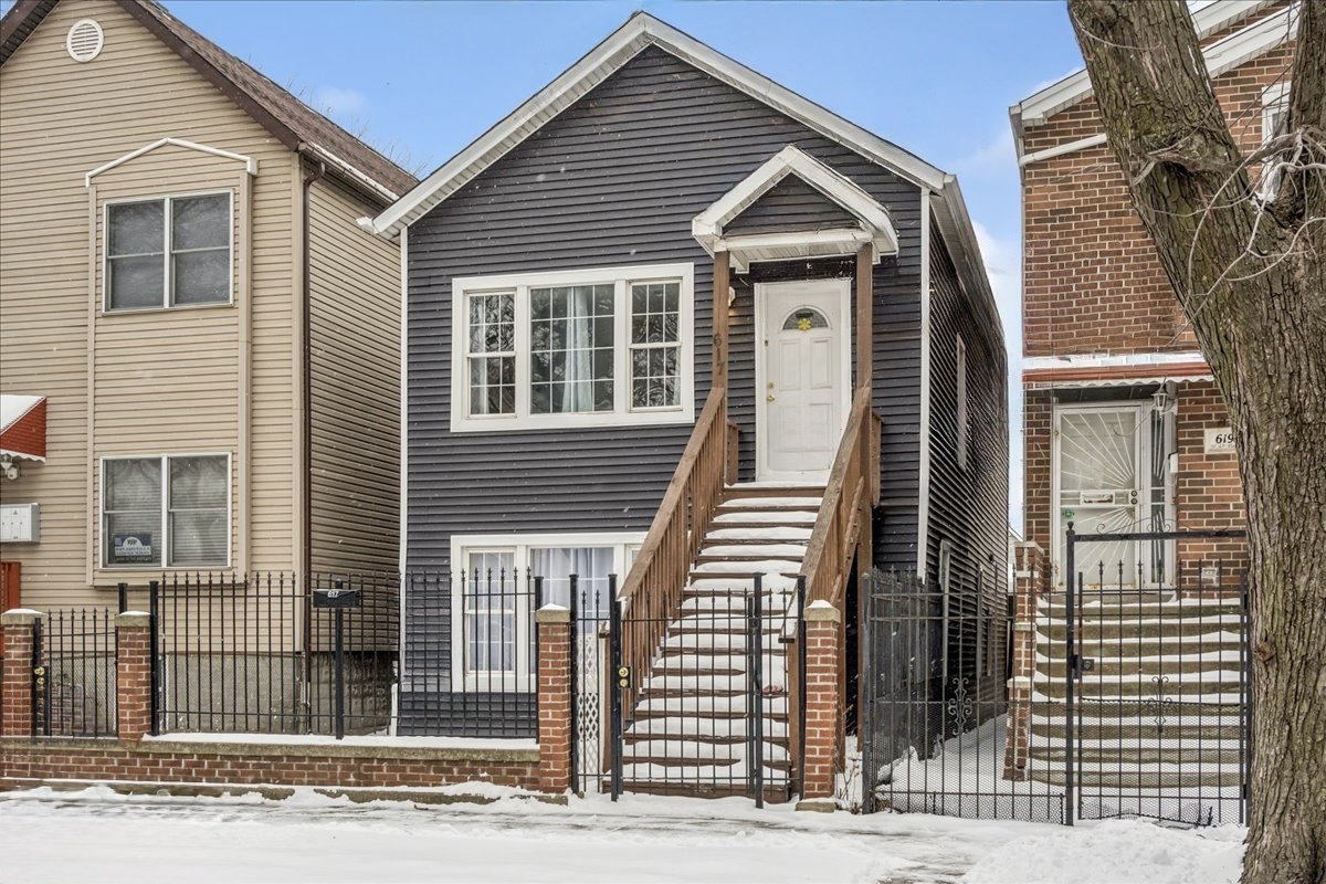617 W 43rd Place, Chicago, IL 60609