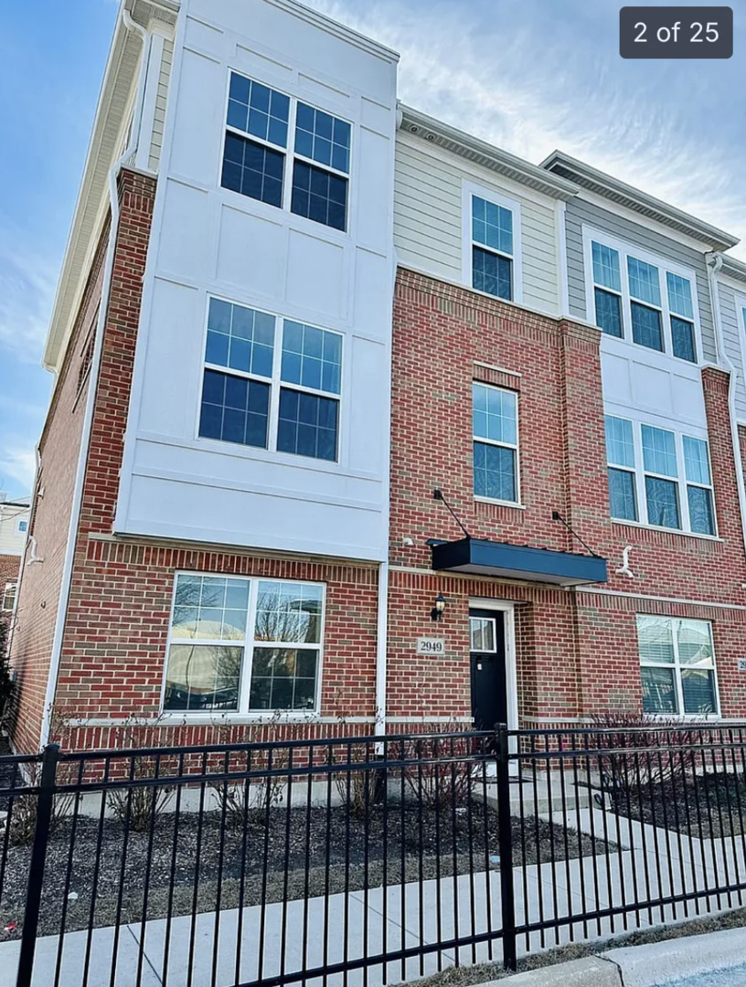 2949 Reflection Drive, Naperville, IL 60564