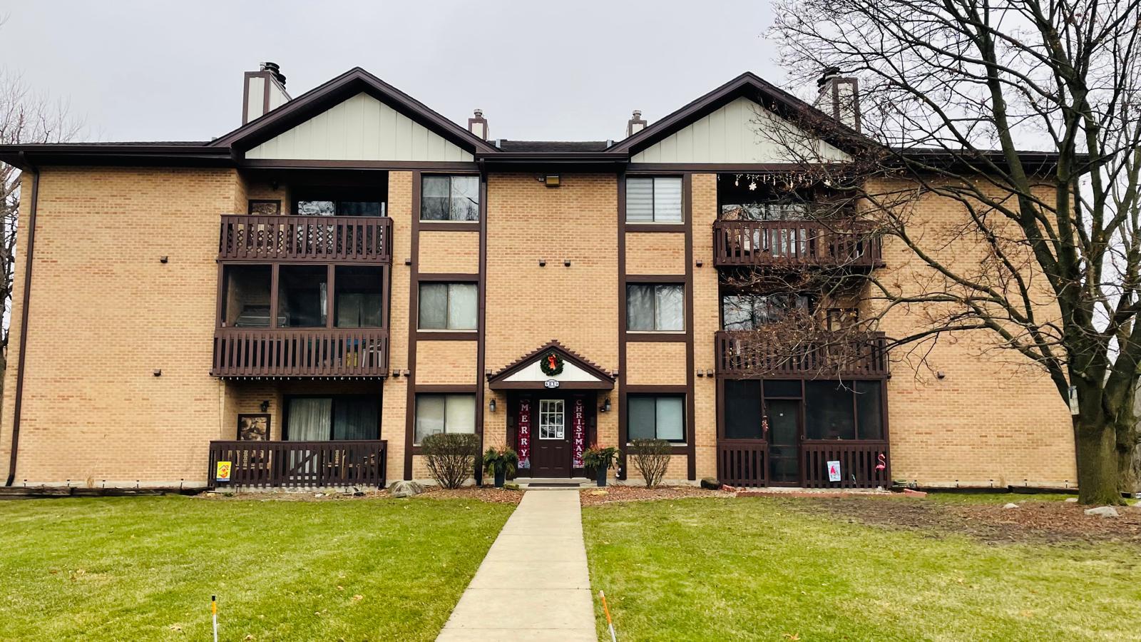 6015 Lakeside Place #303, Tinley Park, IL 60477
