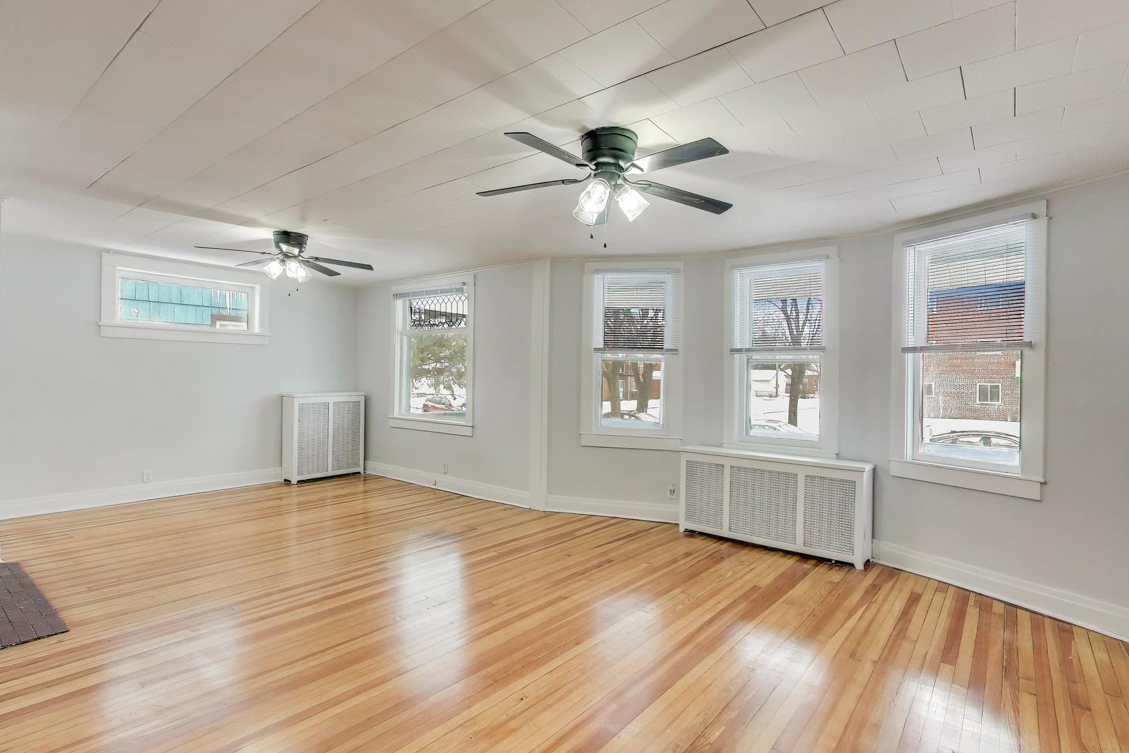 1638 Oakwood Avenue, Des Plaines, IL 60016