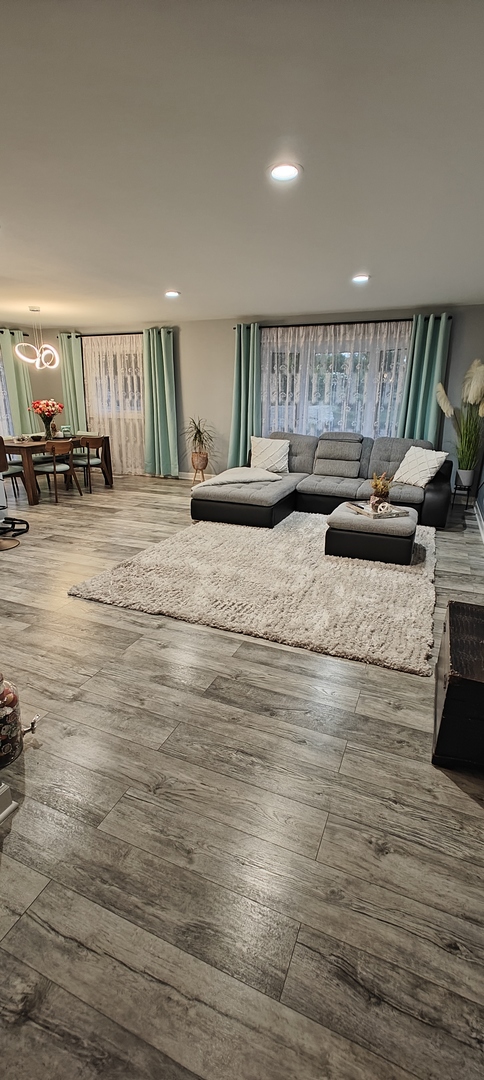 3205 63rd Street, Woodridge, IL 60517