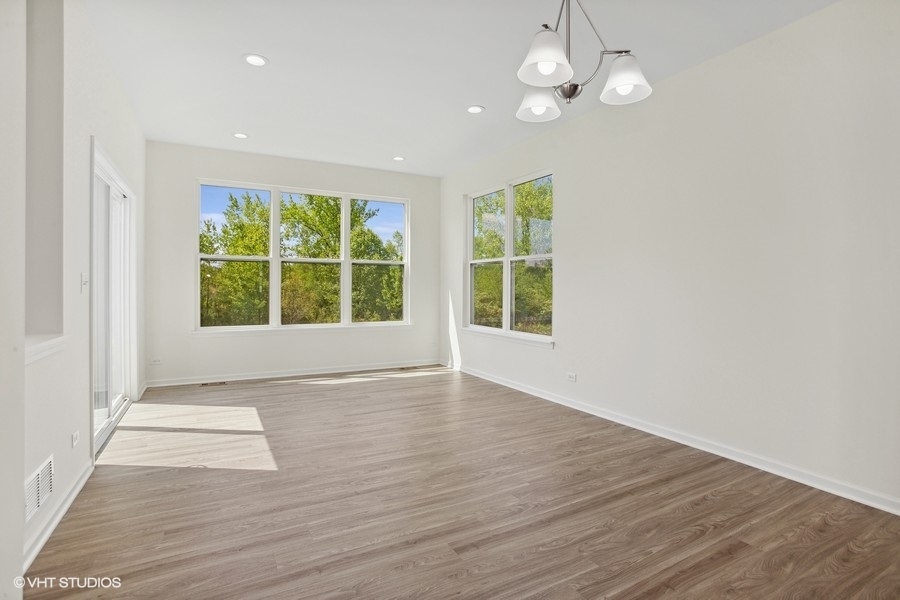 239 Stonington Drive, Bloomingdale, IL 60108