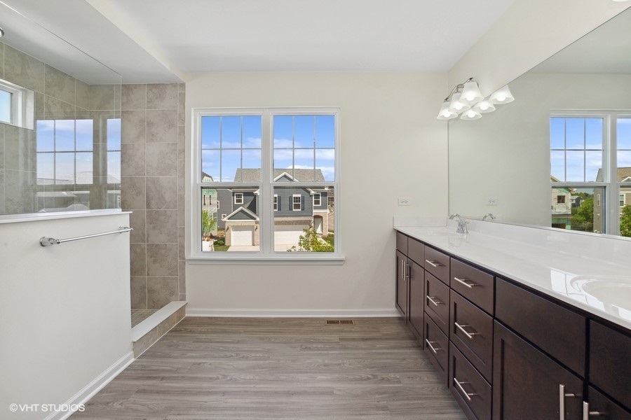 239 Stonington Drive, Bloomingdale, IL 60108